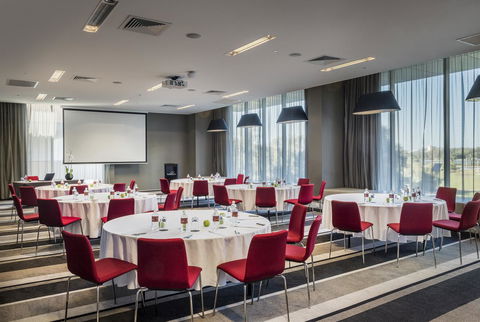 Fraser Suites Perth - Accommodation Gladstone 3