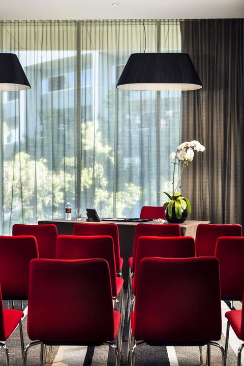 Fraser Suites Perth - Accommodation Gladstone 14