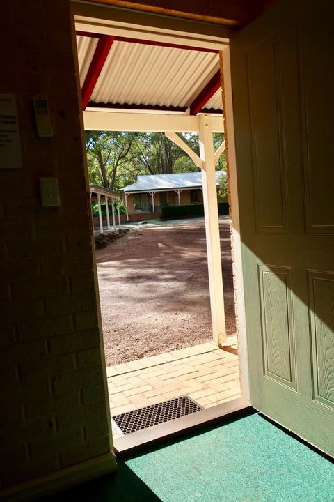 Travellers Rest Motel - Accommodation Gladstone 23