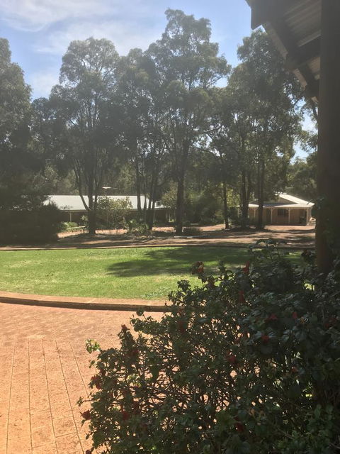 Travellers Rest Motel - Accommodation Gladstone 5