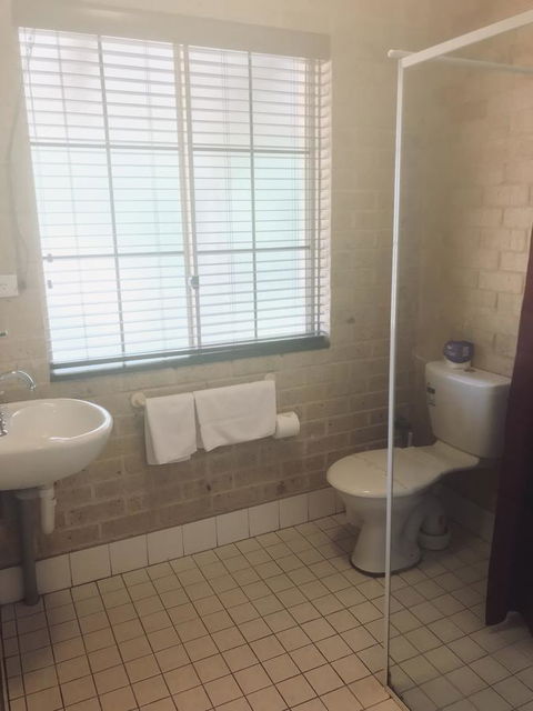 Travellers Rest Motel - Accommodation Gladstone 10