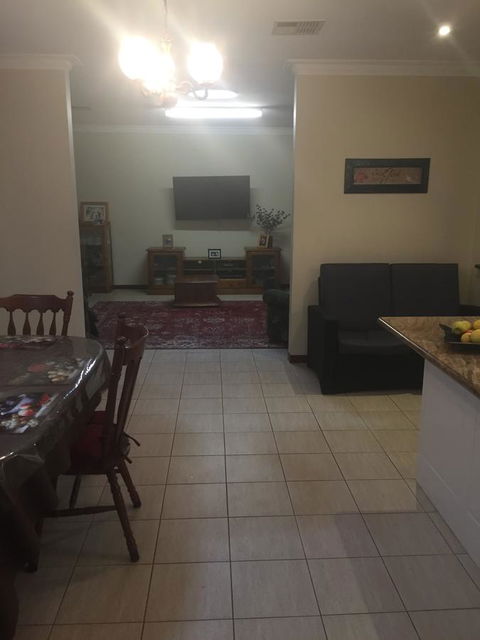 Travellers Rest Motel - Accommodation Gladstone 8