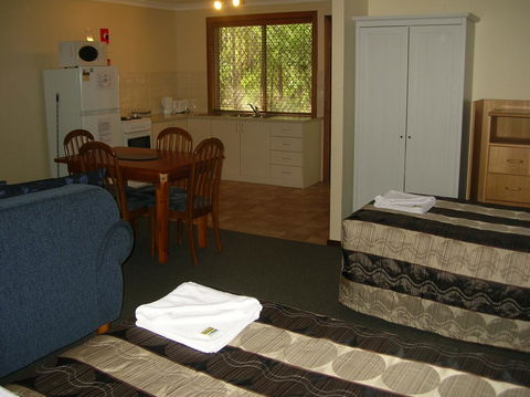 Travellers Rest Motel - Accommodation Gladstone 18