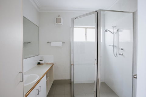 Canal Rocks Beachfront Apartments - Accommodation Gladstone 34
