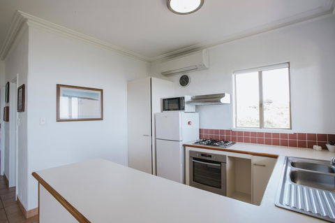 Canal Rocks Beachfront Apartments - Accommodation Gladstone 10