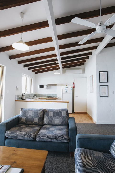 Canal Rocks Beachfront Apartments - Accommodation Gladstone 4