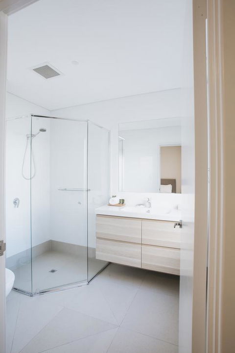 Canal Rocks Beachfront Apartments - Accommodation Gladstone 40