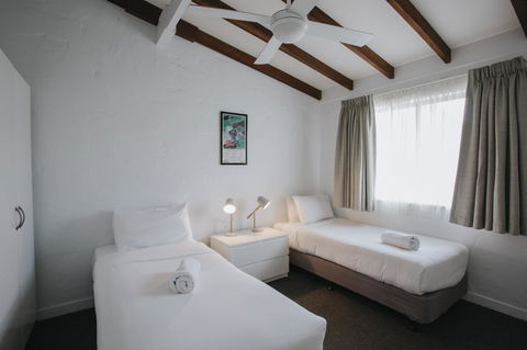 Canal Rocks Beachfront Apartments - Accommodation Gladstone 17