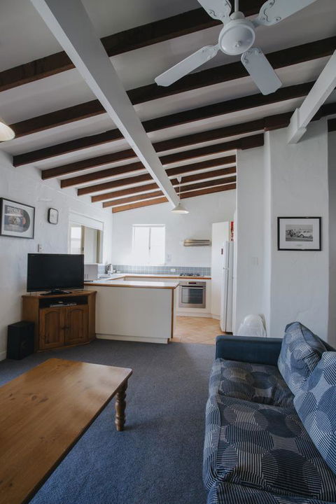 Canal Rocks Beachfront Apartments - Accommodation Gladstone 11