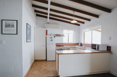 Canal Rocks Beachfront Apartments - Accommodation Gladstone 21