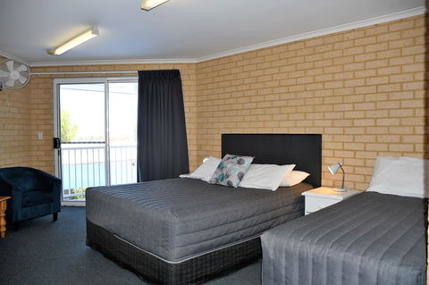 Kalbarri Seafront Villas - Accommodation Gladstone 11