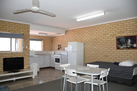 Kalbarri Seafront Villas - Accommodation Gladstone 16