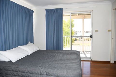 Kalbarri Seafront Villas - Accommodation Gladstone 2