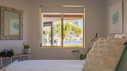 Starboard Views Kalbarri - River Front Apartment - Accommodation Gladstone 5