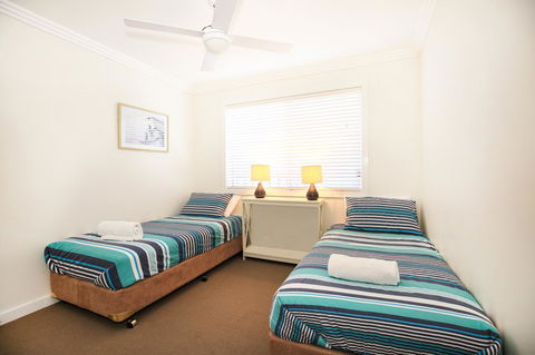Calming Waters - Pet Friendly - Community Pool - Accommodation Gladstone 18