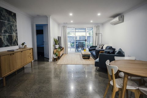 FortyTwo - Oceanside Retreat Busselton - Accommodation Gladstone 0