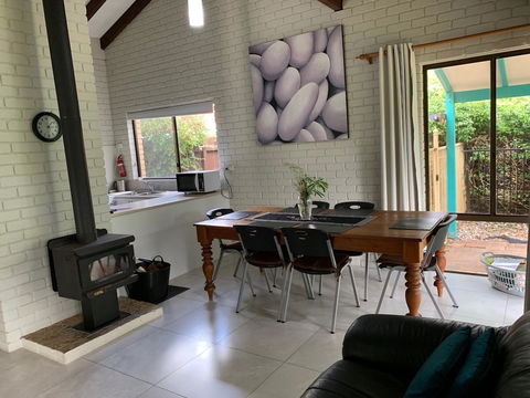Beachside Prevelly Villas - Accommodation Gladstone 5