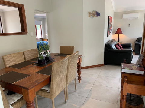 Beachside Prevelly Villas - Accommodation Gladstone 11