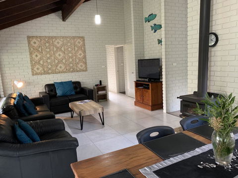 Beachside Prevelly Villas - Accommodation Gladstone 4