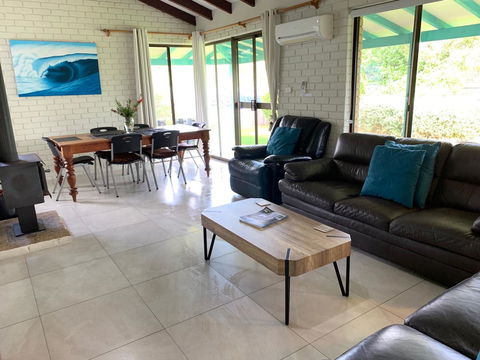 Beachside Prevelly Villas - Accommodation Gladstone 6