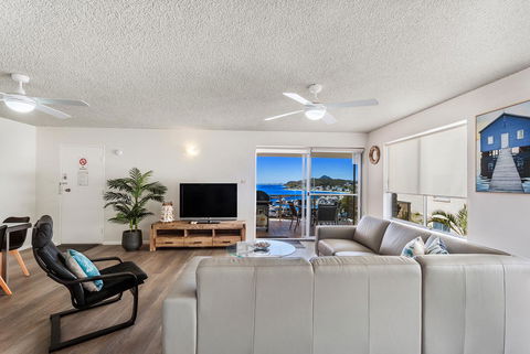 Laman Lodge, Unit 2, 15 Laman Street - Accommodation Gladstone 0