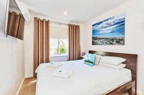 Cape View Beach Resort - Accommodation Gladstone 2