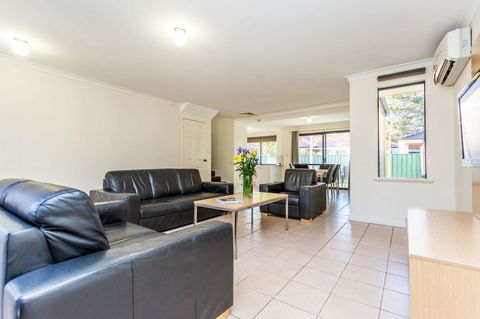 Country Comfort Perth - Accommodation Gladstone 22