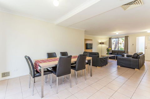 Country Comfort Perth - Accommodation Gladstone 8
