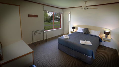 Karri Mia Chalets And Studios - Accommodation Gladstone 20