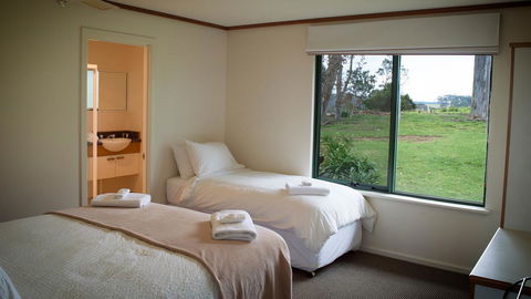 Karri Mia Chalets And Studios - Accommodation Gladstone 10
