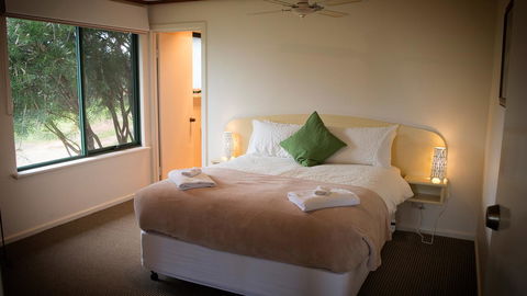 Karri Mia Chalets And Studios - Accommodation Gladstone 11