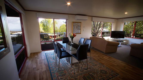 Karri Mia Chalets And Studios - Accommodation Gladstone 13
