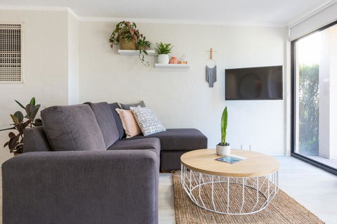 Number 72 Kalbarri Riverview Apartments - Accommodation Gladstone 1