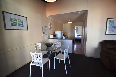 West Beach Lagoon 123 - Location & Views!!! - Accommodation Gladstone 7