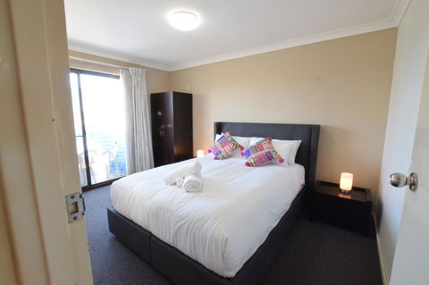West Beach Lagoon 123 - Location & Views!!! - Accommodation Gladstone 3