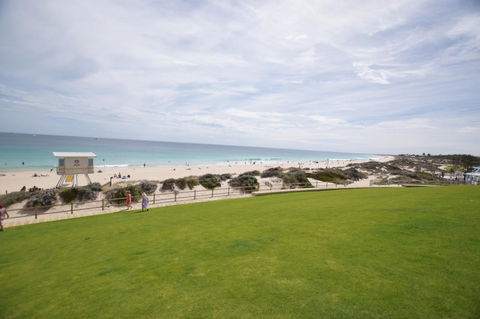 West Beach Lagoon 123 - Location & Views!!! - Accommodation Gladstone 19