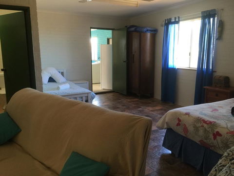 Surf Shack - Accommodation Gladstone 0