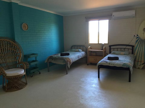Surf Shack - Accommodation Gladstone 5