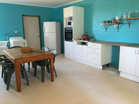 Surf Shack - Accommodation Gladstone 1