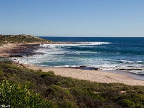 Surf Shack - Accommodation Gladstone 2