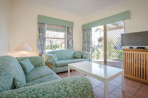 Middleton Beach By The BnB Collection - Accommodation Gladstone 23