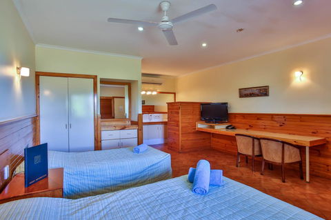 Kimberley Hotel - Accommodation Gladstone 2