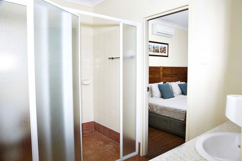Kimberley Hotel - Accommodation Gladstone 7