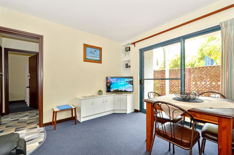 Dolphin Lodge Albany - Self Contained Apartments At Middleton Beach - Accommodation Gladstone 27