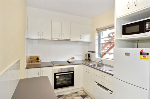 Dolphin Lodge Albany - Self Contained Apartments At Middleton Beach - Accommodation Gladstone 12