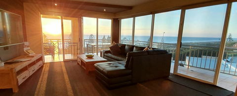 Ocean View-breath Taking Views, Amazing Facilities - Accommodation Gladstone 2