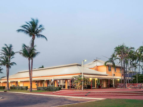 The Continental Hotel - Accommodation Gladstone 4
