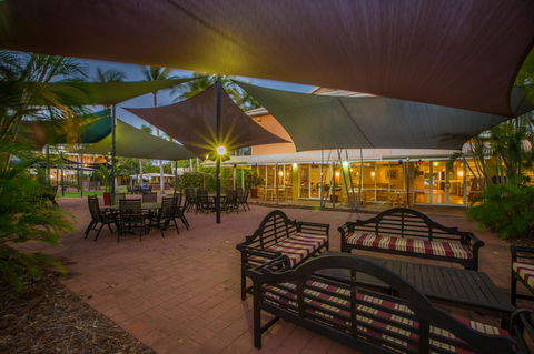 The Continental Hotel - Accommodation Gladstone 11