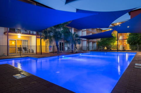 The Continental Hotel - Accommodation Gladstone 5