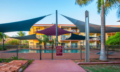 The Continental Hotel - Accommodation Gladstone 14